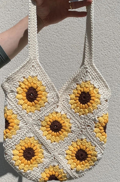 Crochet sunflower bag kit - Make your own lovely sunflower bag with this diy crochet kit.